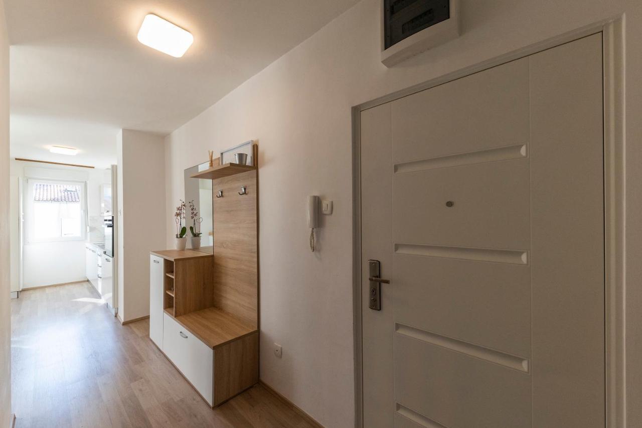 Apartman Morena Lägenhet Zadar Exteriör bild